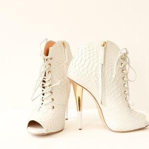 Giuseppe Zanotti Alligator Heeled Ankle Booties